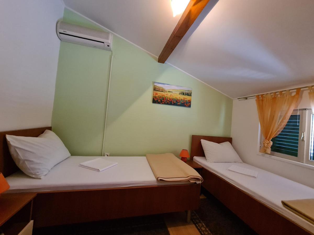 Camp Krka Hotel Lozovac Ngoại thất bức ảnh