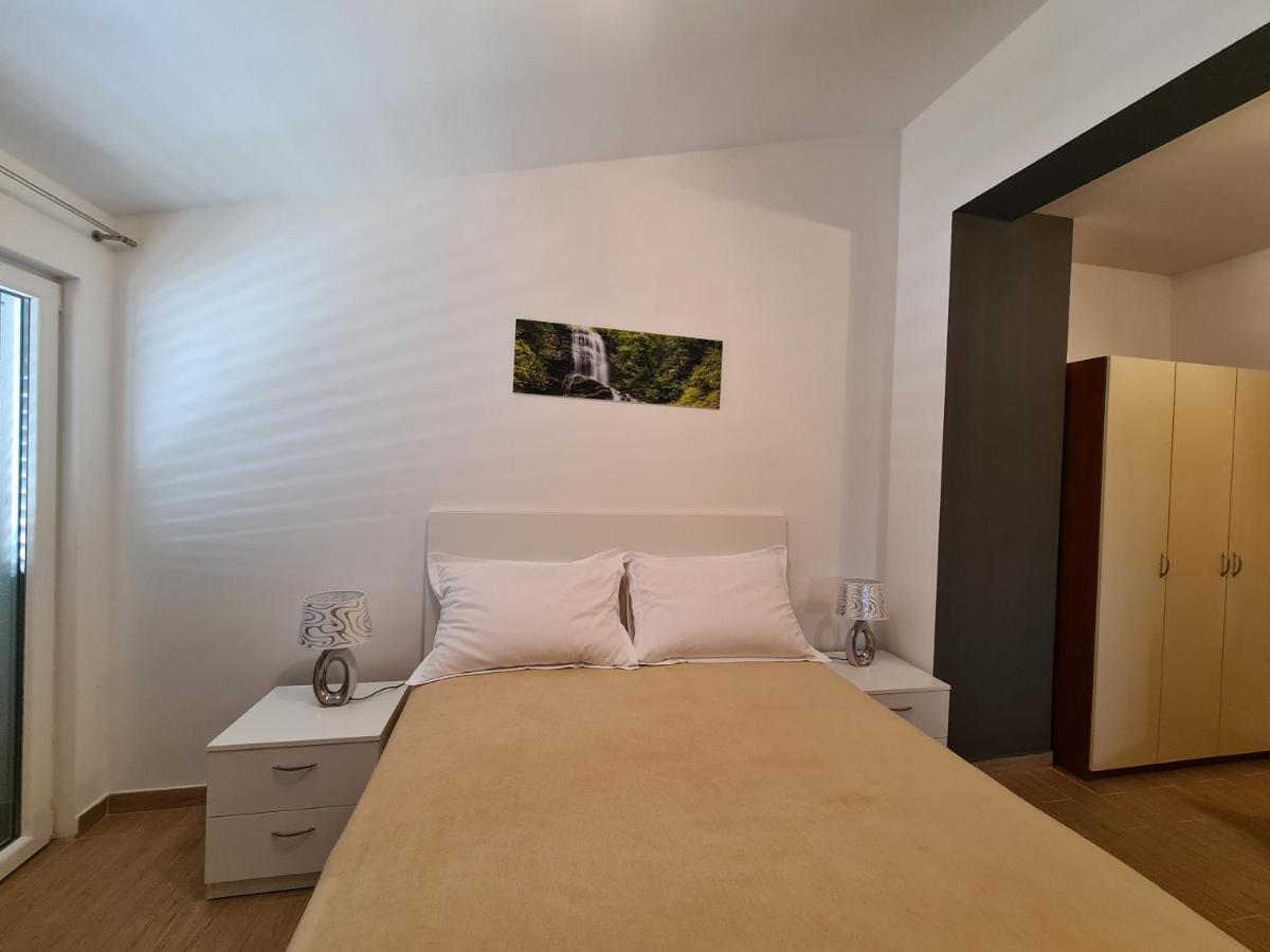Camp Krka Hotel Lozovac Ngoại thất bức ảnh