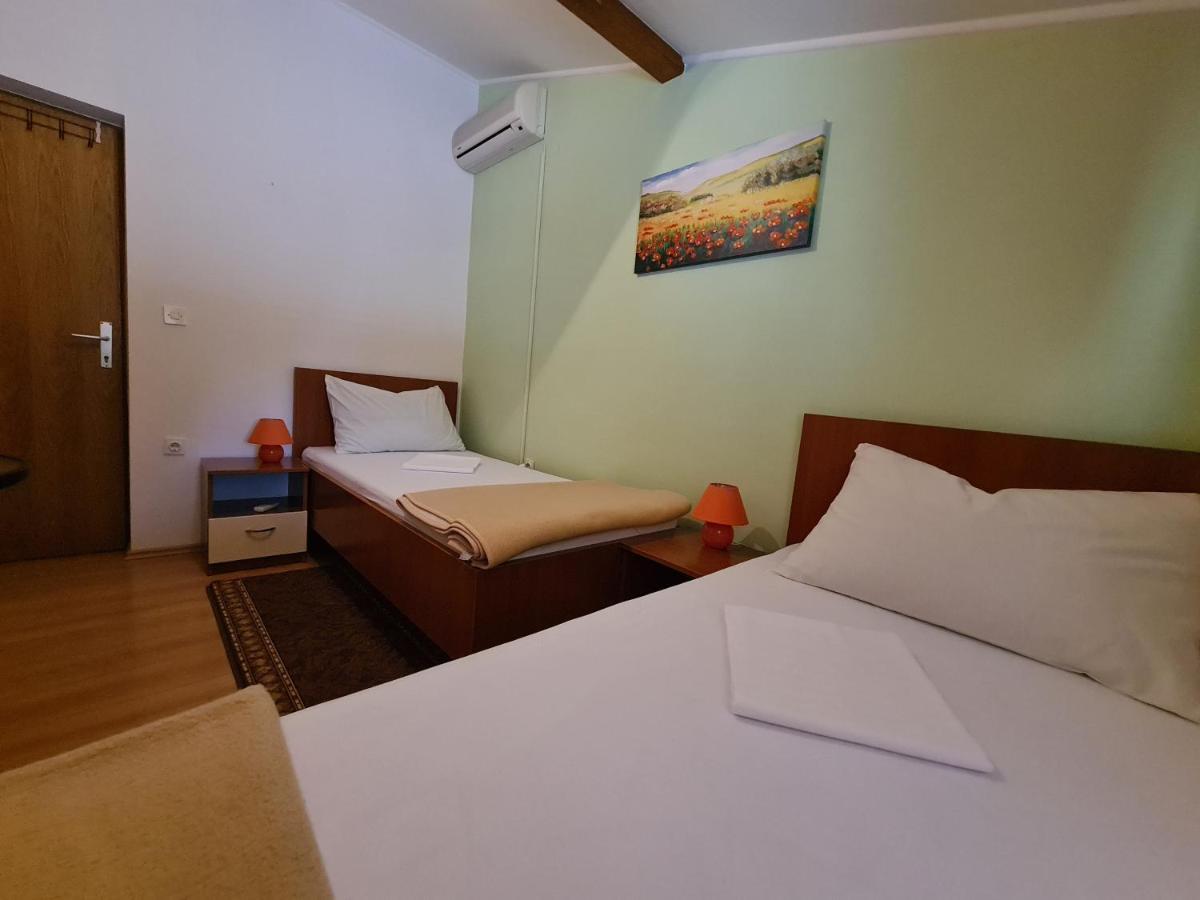Camp Krka Hotel Lozovac Ngoại thất bức ảnh