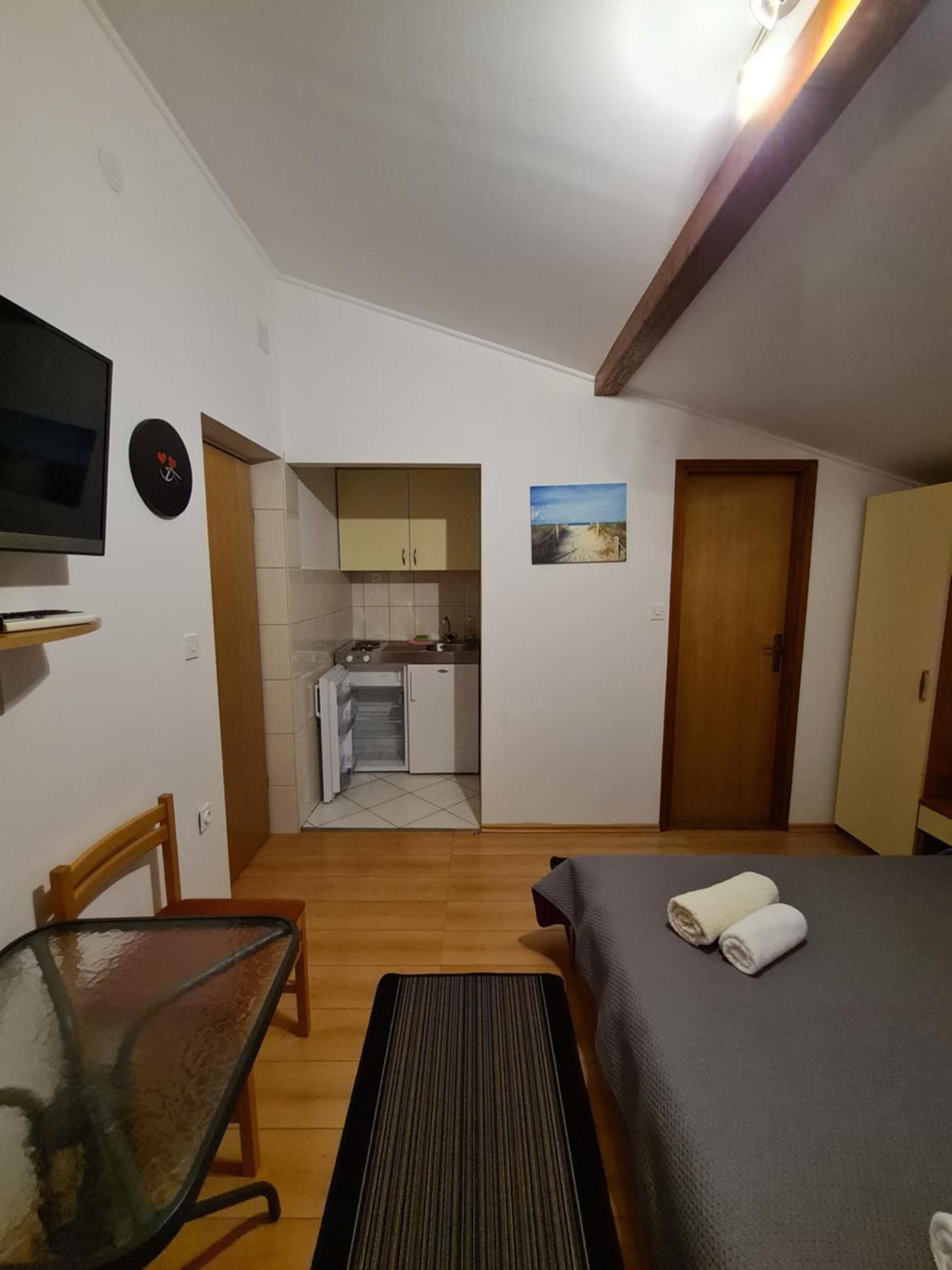 Camp Krka Hotel Lozovac Ngoại thất bức ảnh