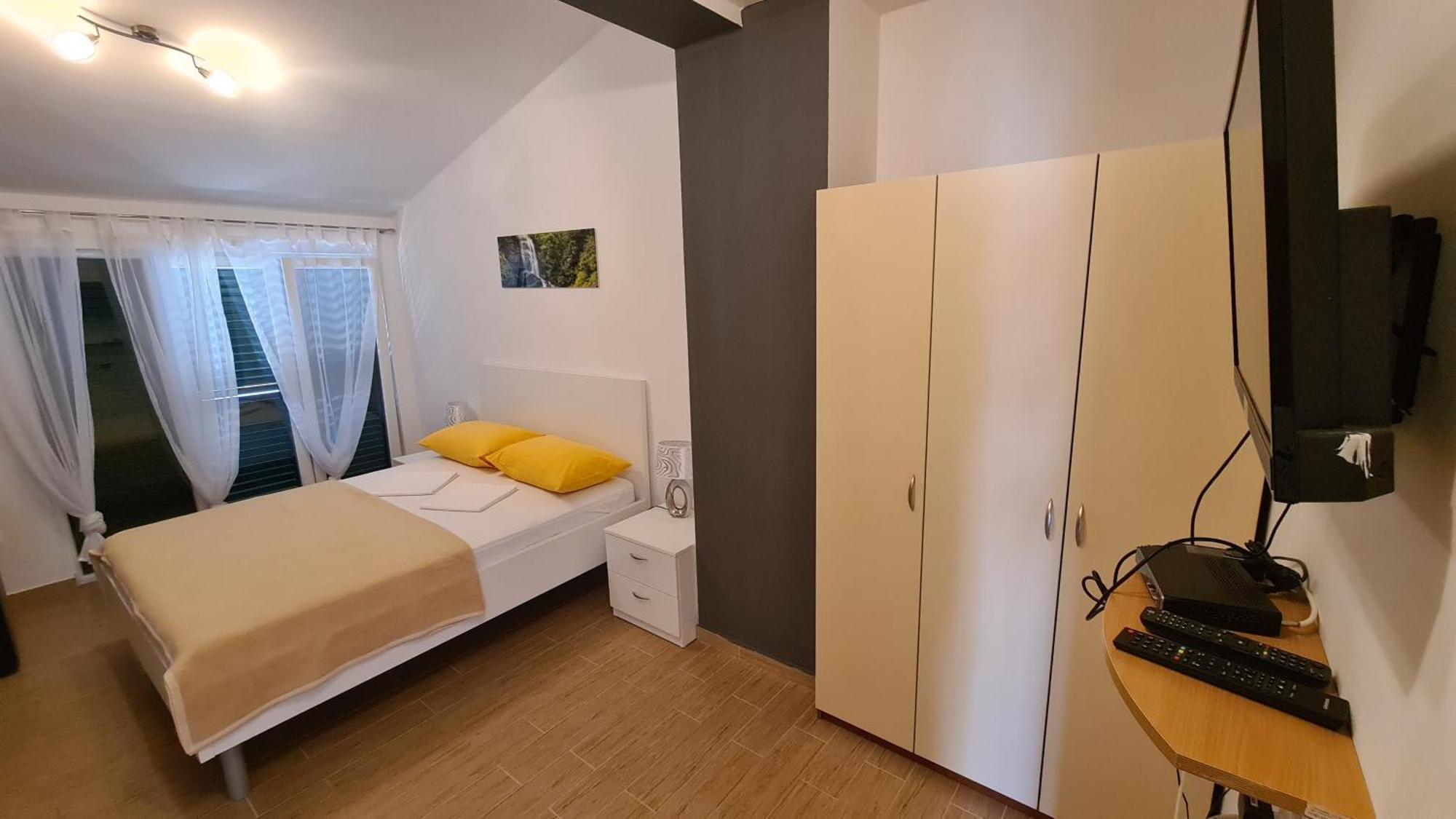 Camp Krka Hotel Lozovac Ngoại thất bức ảnh