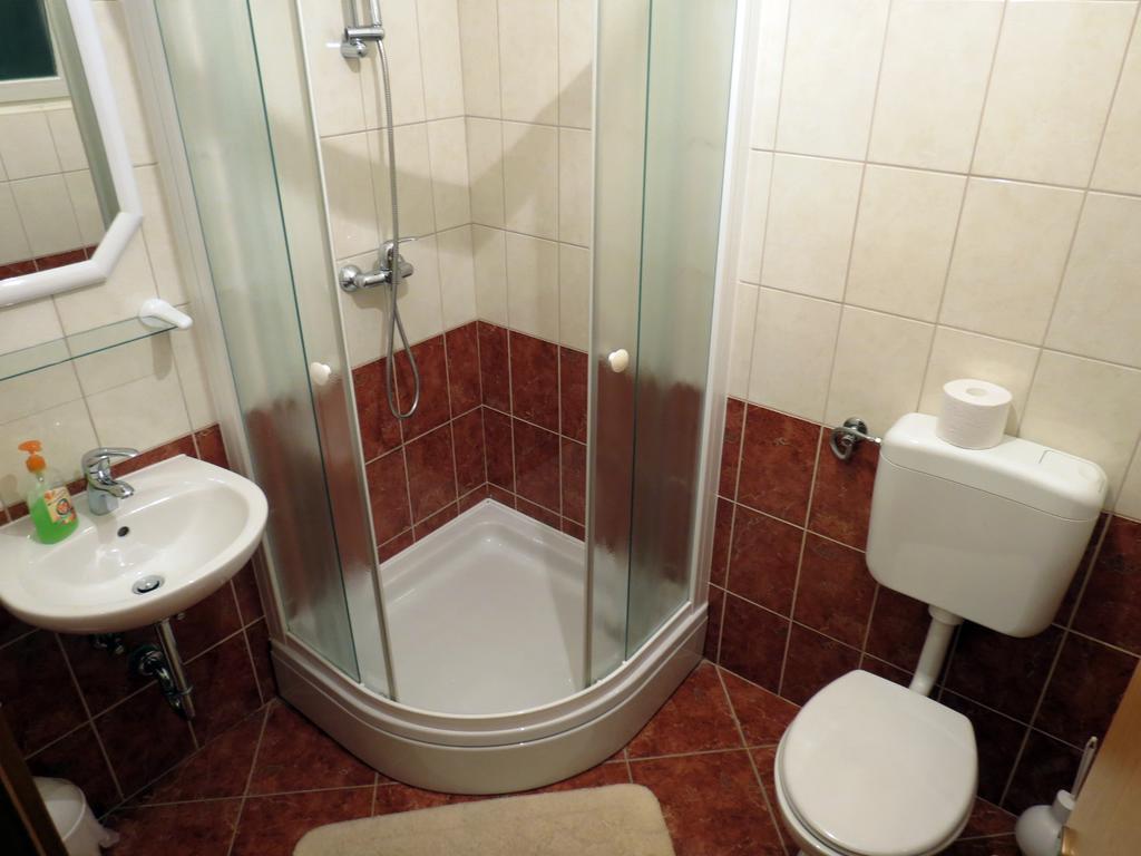 Camp Krka Hotel Lozovac Ngoại thất bức ảnh