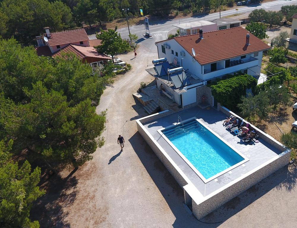 Camp Krka Hotel Lozovac Ngoại thất bức ảnh