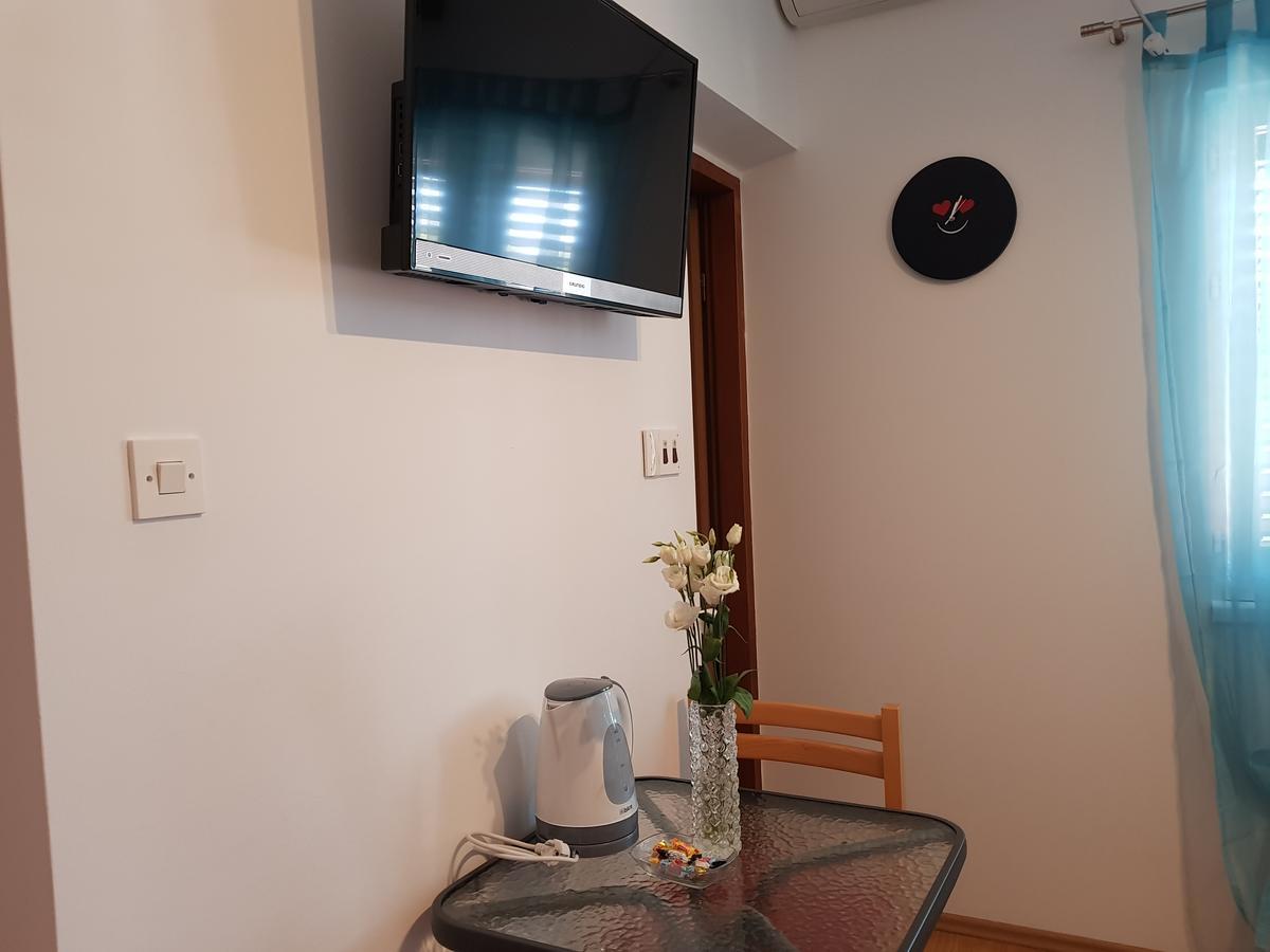 Camp Krka Hotel Lozovac Ngoại thất bức ảnh