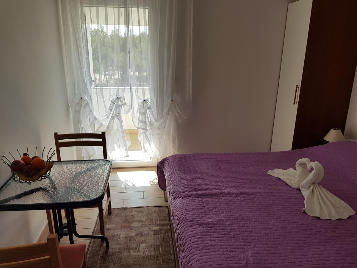 Camp Krka Hotel Lozovac Ngoại thất bức ảnh